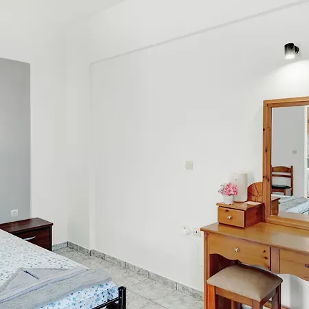 Athina Seaside Apartmán *