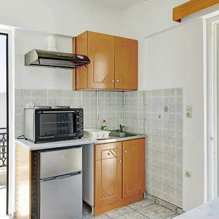 Athina Seaside Apartment *